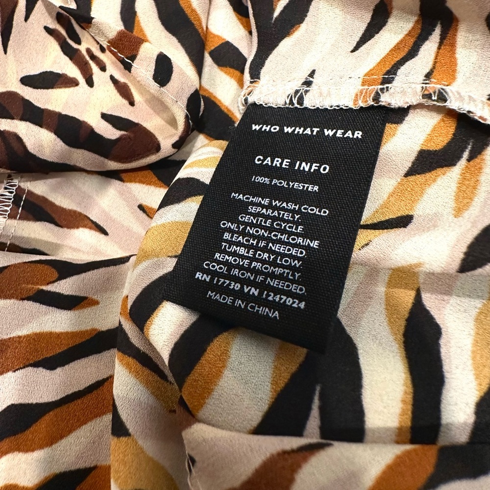 Who What Wear Women's Zebra Print Ruffle Long Sleeve Top Small NWOT - Picture 7 of 7